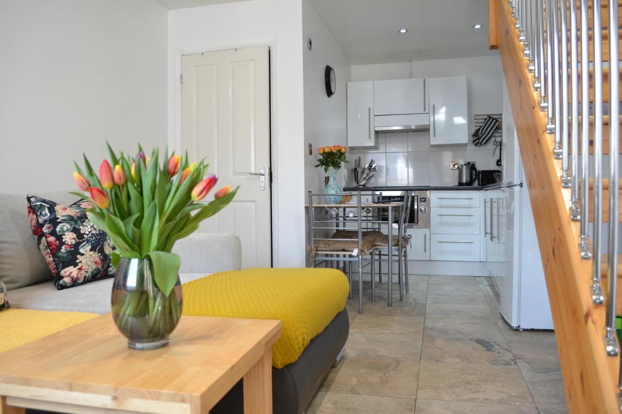 Epicsa - Family & Corporate Stay Mews Apartments With Free Parking CBG Exteriör bild