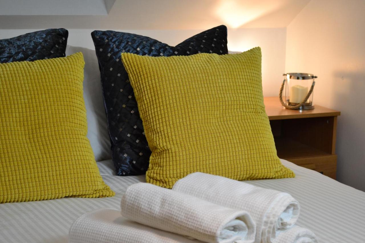 Epicsa - Family & Corporate Stay Mews Apartments With Free Parking CBG Exteriör bild