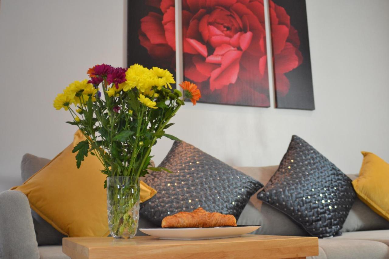 Epicsa - Family & Corporate Stay Mews Apartments With Free Parking CBG Exteriör bild